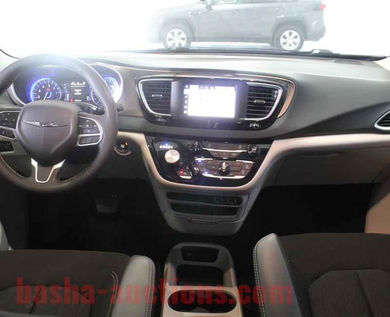 CHRYSLER VOYAGER LX 2023