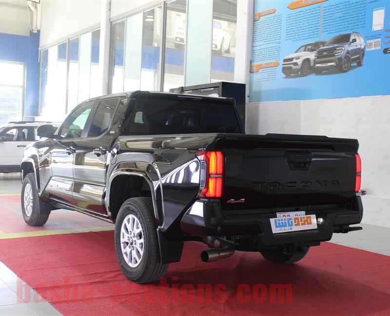 toyota tacoma black 2024