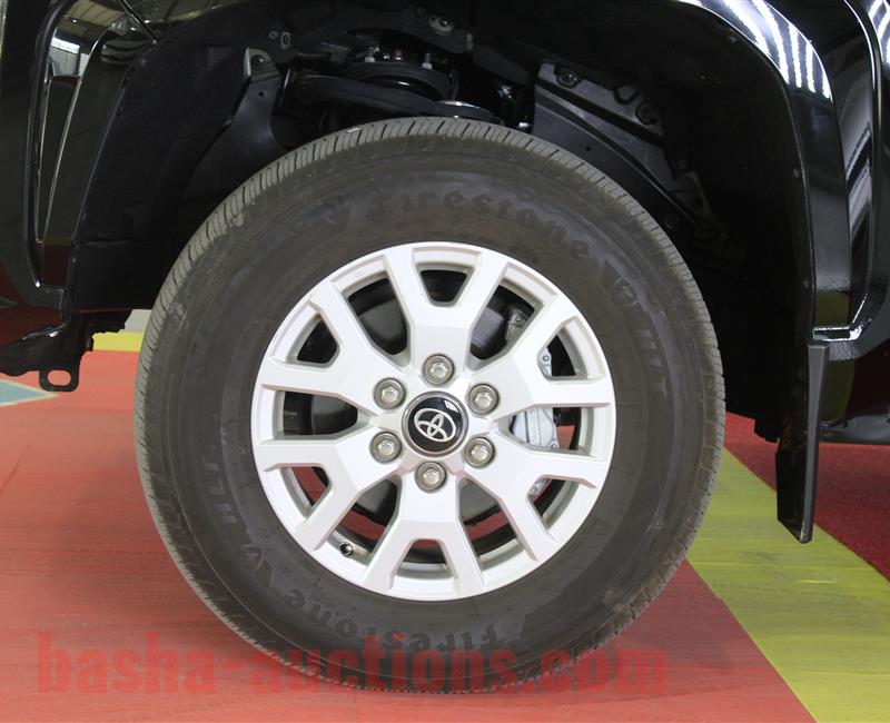 toyota tacoma black 2024