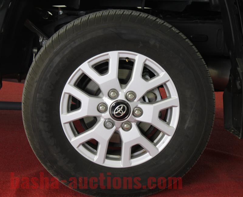 toyota tacoma black 2024